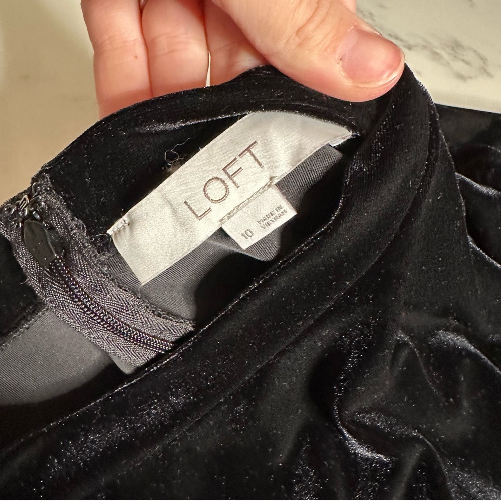 Loft Velvet Smocked Ruffle Cuff Flare Dress Size 10-C28 - Picture 4 of 6